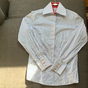 NWOT Circle of Gentlemen Women’s Button Down Pin Stripe Shirt